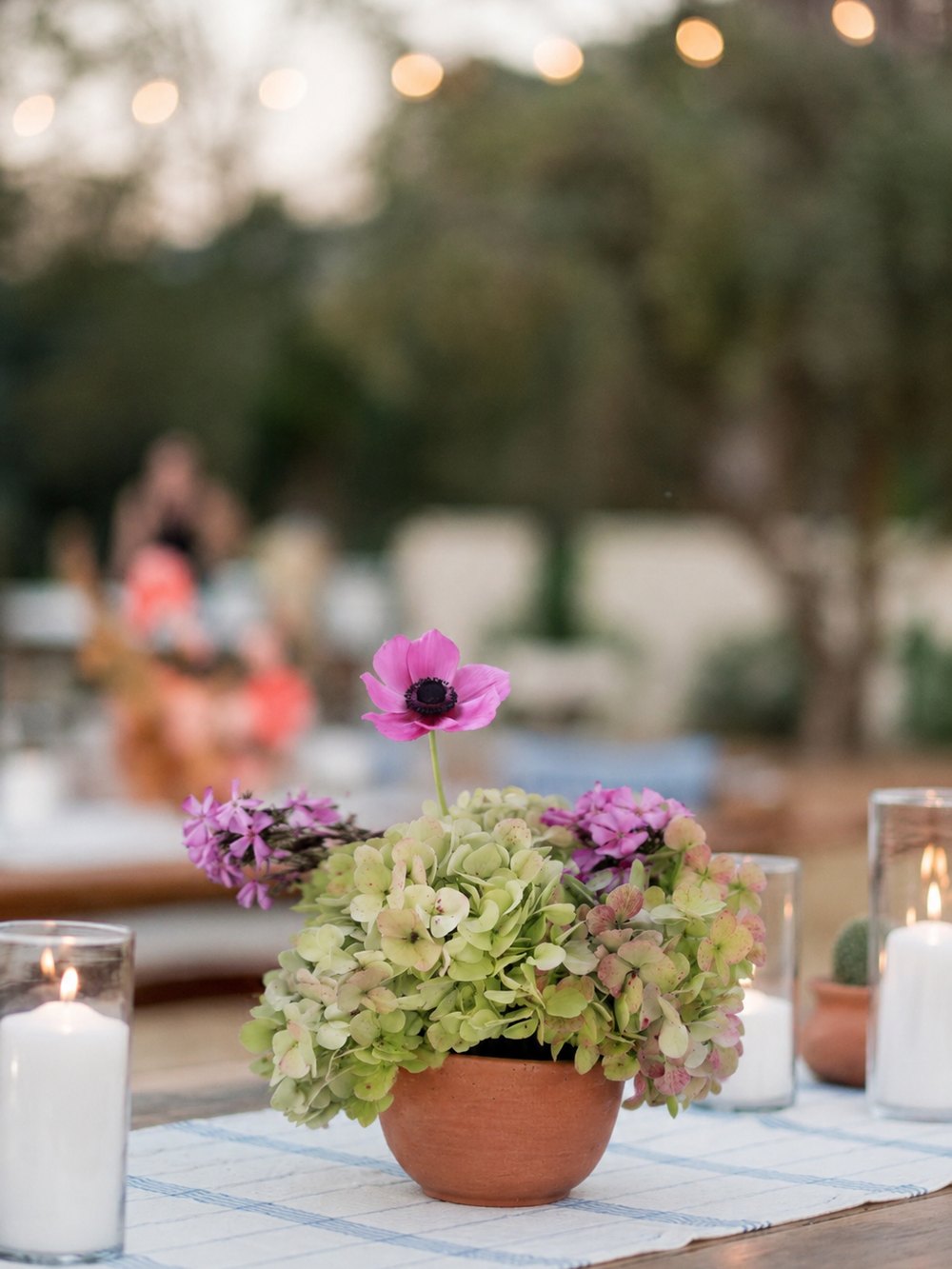 Seasonal garden-style florals